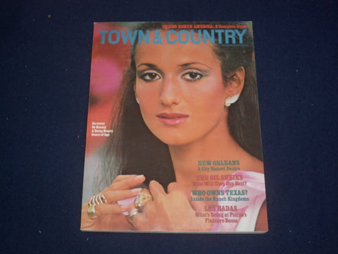 1974 NOVEMBER TOWN & COUNTRY MAGAZINE - BARONESS DE ROSNAY COVER - ST 6852