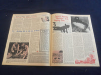1973 APRIL 1 MODERN PEOPLE NEWSPAPER - MAUDE - ARCHIE BUNKER - NP 5673