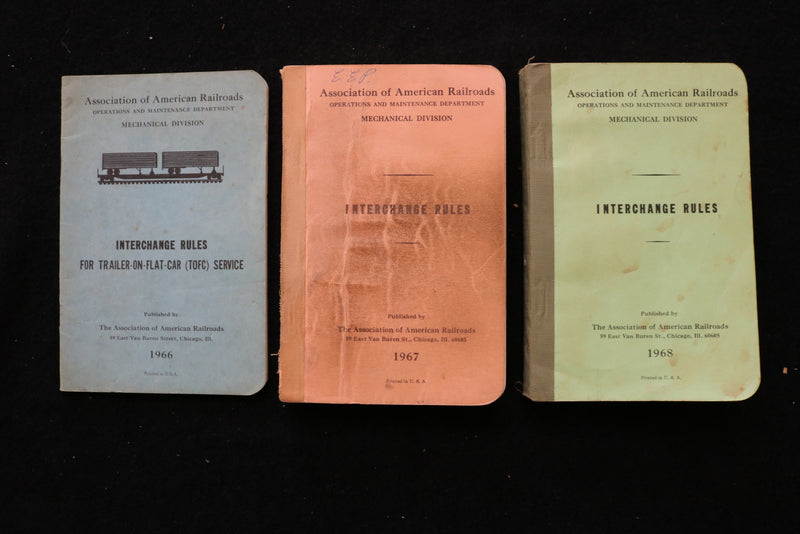 1933-1969 ASSOCIATION OF AMERICAN RAILROADS RULE BOOKS - LOT OF 18 - O 3673