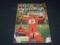 1958 OCTOBER 27 SPORTS ILLUSTRATED MAGAZINE-SYRACUSE QB CHICK ZIMMERMAN -SP 8902