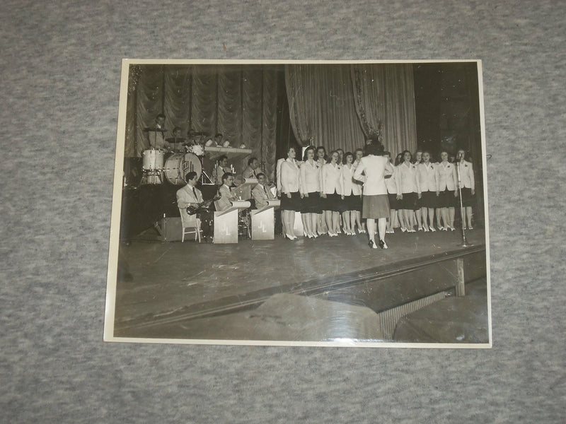 1944 ELMIRA COLLEGE YEARBOOK - ERLMIRA, NEW YORK - YB 2060