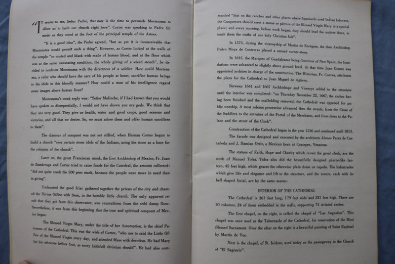1950'S CATHEDRAL OF MEXICO BY REV. M. GOMEZ - SOFTCOVER BOOK - K 2995