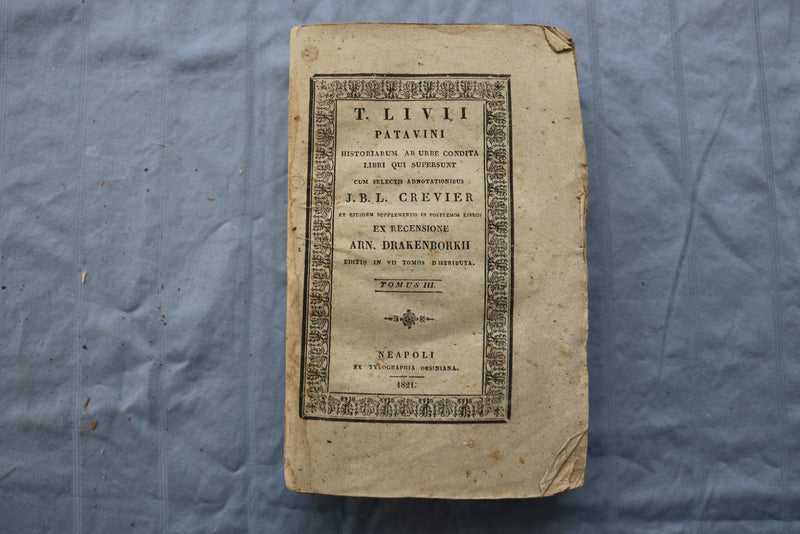 1821 T. LIVII PATAVINI SOFTCOVER BOOK - TOMIS III - LATIN- KD 9593