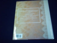 1992 OLD FASHIONED DOLLS AND TOYS BOOK BY BETTER HOMES & GARDEN - CRAFT - KD 539