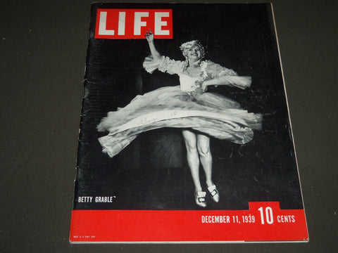 1939 DECEMBER 11 LIFE MAGAZINE - BETTY GRABLE COVER - L 160