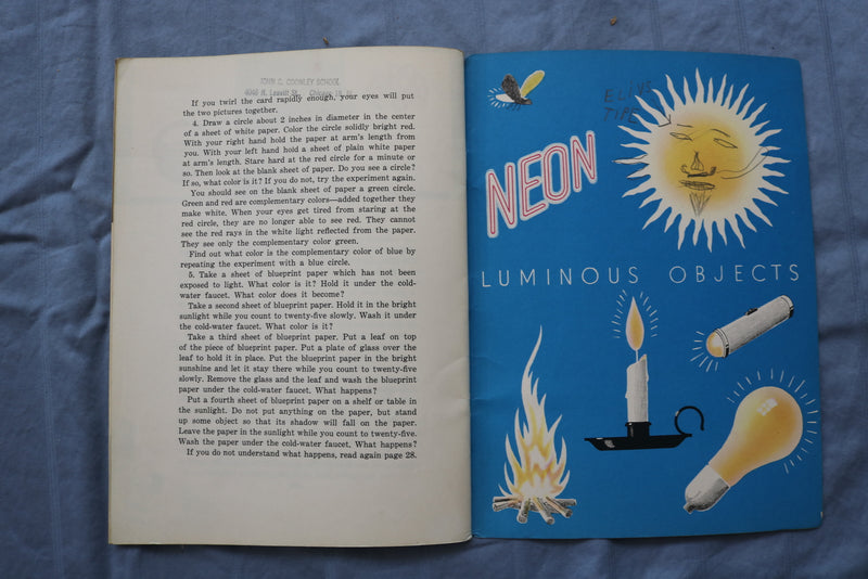 1956 LIGHT-BASIC SCIENCE SOFTCOVER BOOK BY BERTHA MORRIS PARKER - K 694