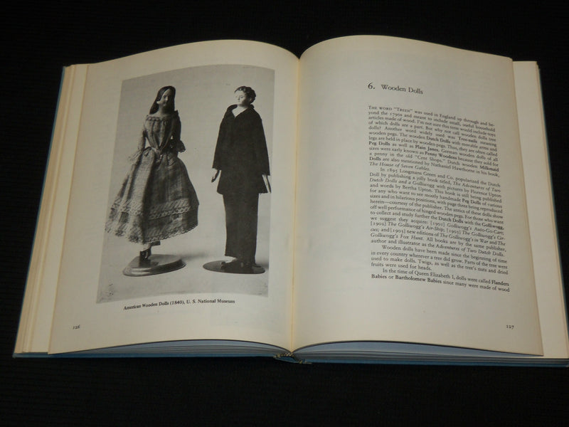 1978 CAVALCADE OF DOLLS HARDCOVER BOOK BY RUTH S. FREEMAN - R 717V