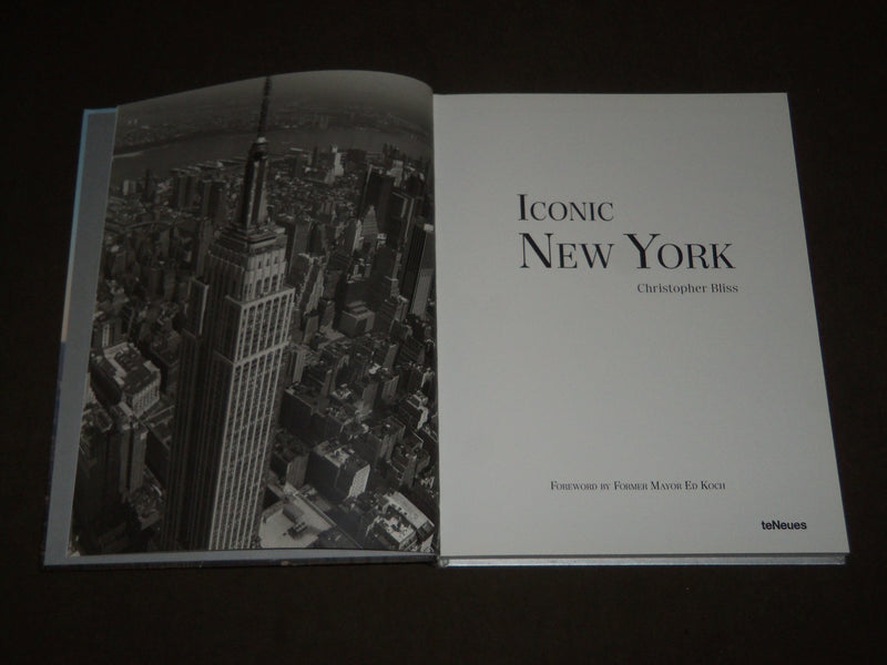 2011 ICONIC NEW YORK BOOK BY CHRISTOPHER BLISS - GREAT PHOTOS - D 119
