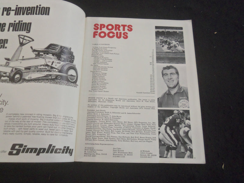 1973 SPORTS FOCUS FOOTBALL ISSUE - NEW YORK GIANTS - B 6348Q
