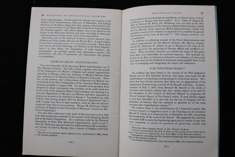 1942 HISTORICAL UNITS OF AGENCIES OF THE FIRST WORLD WAR SOFTCOVER BOOK - K 2908
