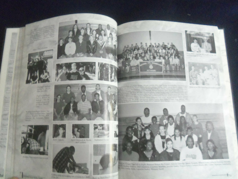 2000 TREASURE CHEST PITTSBURG HIGH SCHOOL YEARBOOK - PITTSBURG, TEXAS - YB 2819
