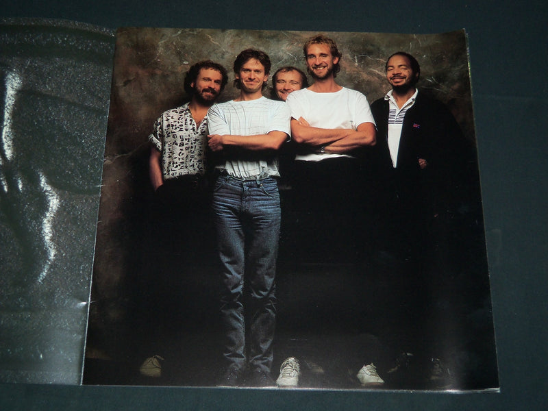 1986-1987 GENESIS INVISIBLE TOUR PROGRAM - GREAT PHOTOS - SP 3214H
