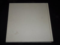 2011 DESIGN EXCELLENCE HARDCOVER BOOK BY ROGER YEE - NICE PHOTOS - D 55