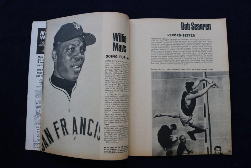 1968 WHO'S BEST IN SPORTS MAGAZINE - YAZ-CHAMBERLAIN-CLEMENTE COVER - E 11882
