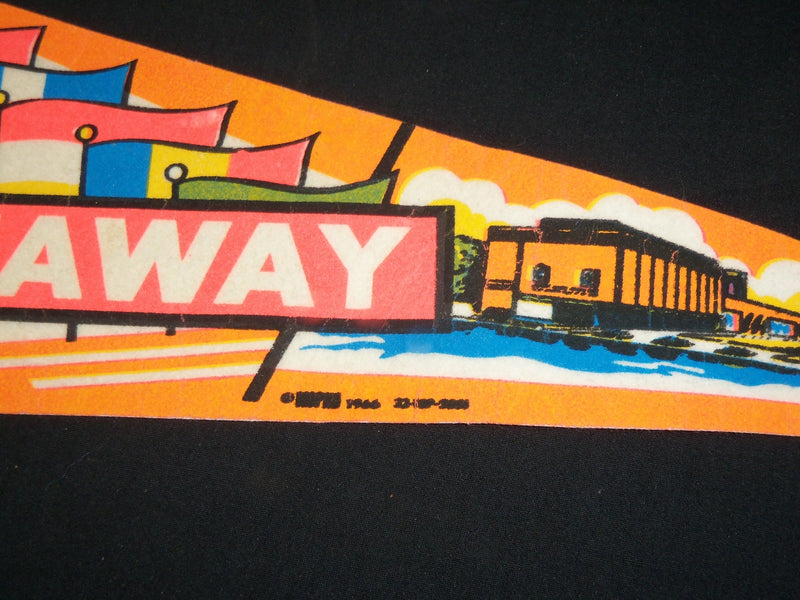 1960'S ASSORTED WALL PENNANTS LOT OF 3 - THOMAS COLLEGE - HOWE CAVERNS - SEAWAY