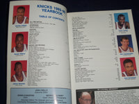 1989-1990 NEW YORK KNICKERBOCKERS OFFICIAL TEAM YEARBOOK - GREAT PHOTOS - J 400