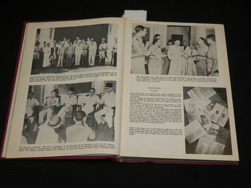 1954 ILLUSTRATIONS OF THE REVOLUTION INDONESIA 1945-1950 HARDCOVER BOOK - R 726Q
