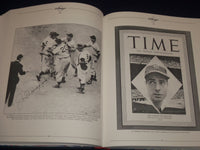 1989 THE DIMAGGIO ALBUMS BOXED SET OF 2 VOLUMES 1 & 2 - GREAT PHOTOS - KD 1403