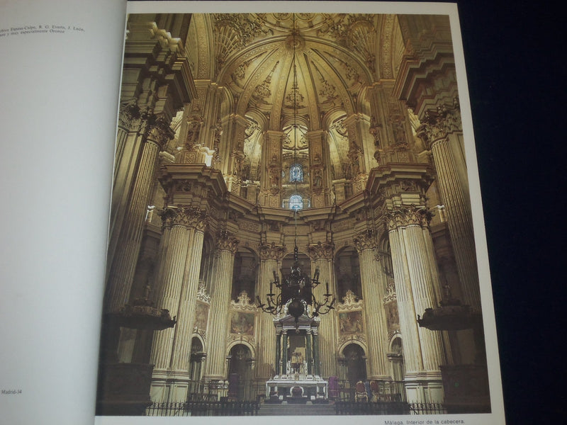 1983 CATEDRALES DE ESPANA SPANISH BOOK BY PEDRO NAVASCUES PALACIO - KD 1982