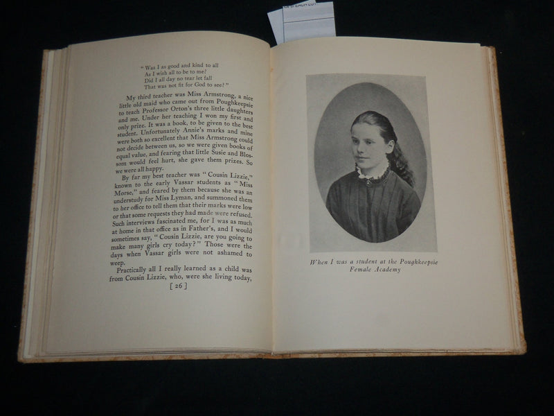 1940 MEMORIES OF A CHILD OF VASSAR BOOK BY CORNELIA RAYMOND - KD 6701