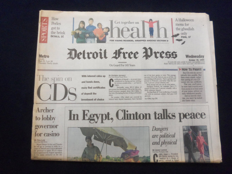 1994 OCT 26 DETROIT FREE PRESS NEWSPAPER -IN EGYPT, CLINTON TALKS PEACE- NP 7222