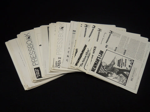 1970'S 20TH CENTURY FOX, UNIVERSAL STUIDOS MOVIE PRESSBOOKS 23 PIECES - O 3807
