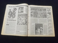 1998 SEP 24 NEW YORK POST NEWSPAPER - SAMMY SOSA HITS HR #S 64 & 65 - NP 6076