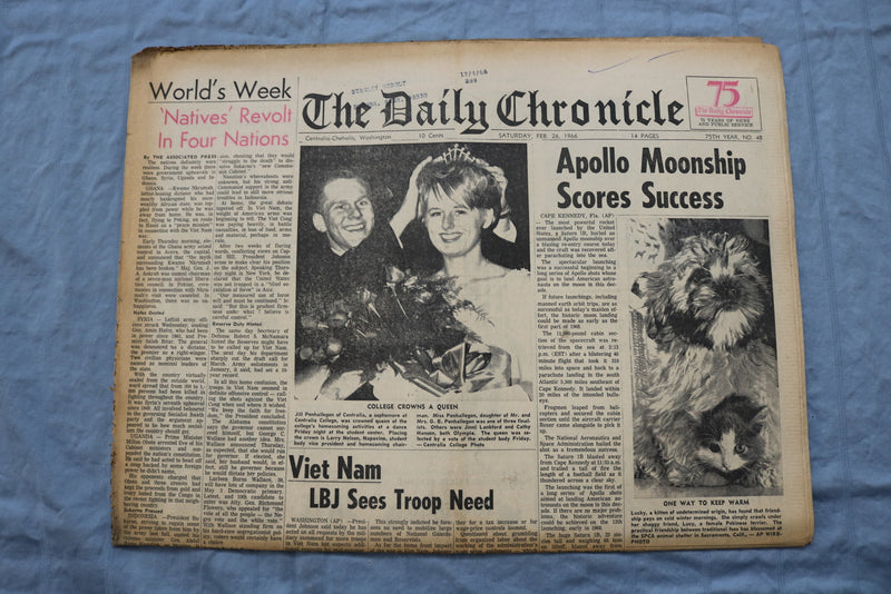 1966 FEB 26 THE DAILY CHRONICLE NEWSPAPER - APOLLO MOONSHIP SUCCESS - NP 8500