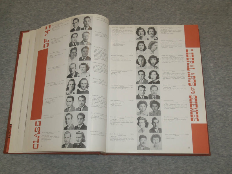 1943 THE UNIVERSITY OF ILLINOIS YEARBOOK - CHAMPAIGN-URBANA, ILLINOIS - YB 2057