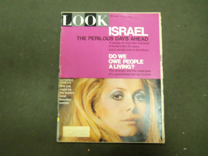 1968 APRIL 30 LOOK MAGAZINE - CATHERINE DENEUVE - ST 2922