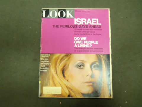 1968 APRIL 30 LOOK MAGAZINE - CATHERINE DENEUVE - ST 2922