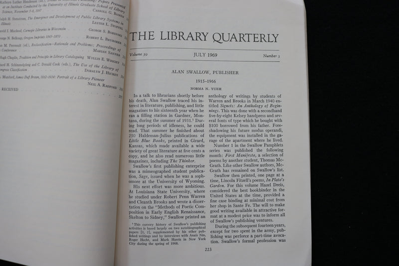 1969 THE LIBRARY QUARTERLY SOFTCOVER BOOKS - LOT OF 2 -UNIV OF CHI. PRESS-K 2240