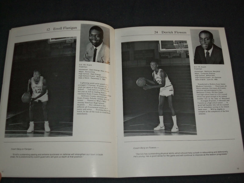 1987-1988 HOFSTRA UNIVERSITY MEN'S BASKETBALL MEDIA GUIDE - J 3864