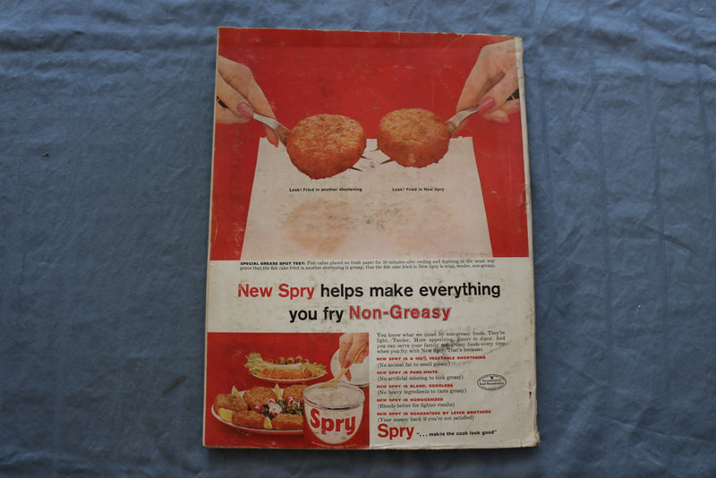 1957 MAY GOOD HOUSEKEEPING MAGAZINE - GIRL CUTTING FLOWER STEM COVER - SP 5397P