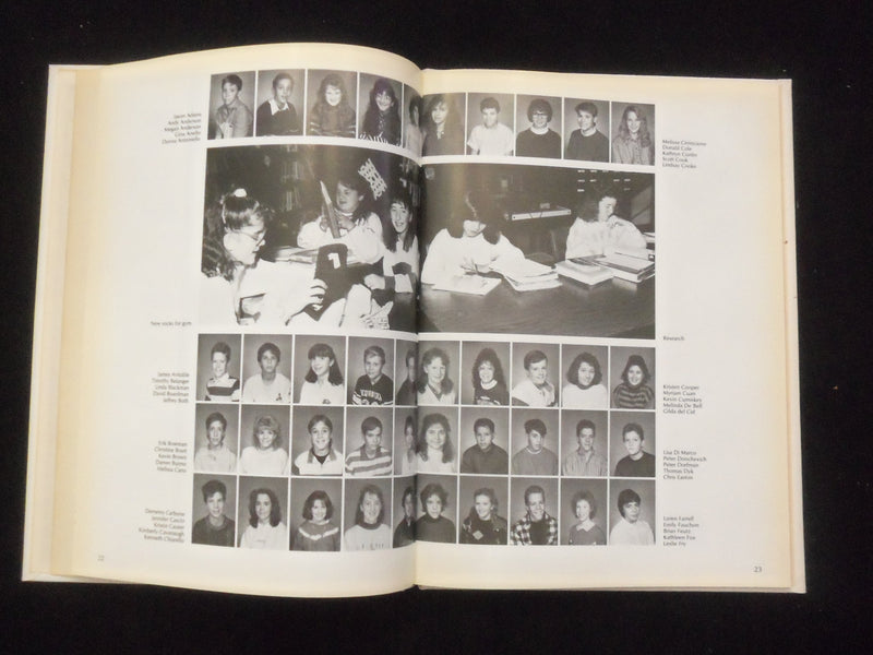 1989 IMPRESSIONS PEQUANNOCK VALLEY SCHOOL YEARBOOK- POMPTON PLAINS, NJ - YB 3167