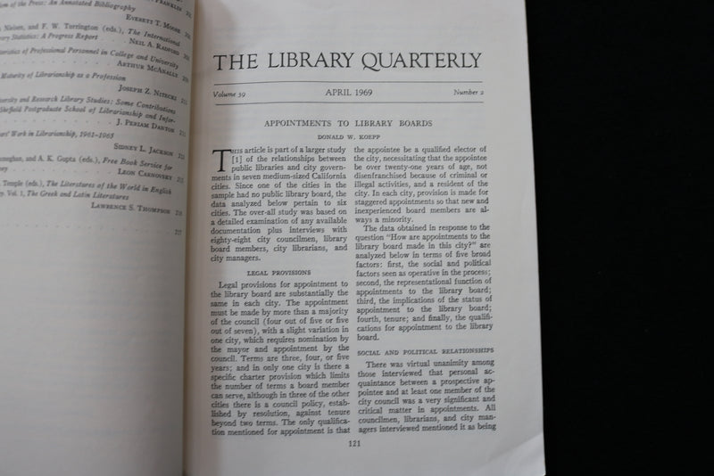 1969 THE LIBRARY QUARTERLY SOFTCOVER BOOKS - LOT OF 2 -UNIV OF CHI. PRESS-K 2240