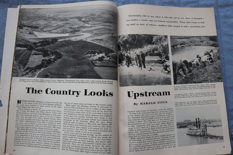 1953 DECEMBER FIELD & STREAM MAGAZINE - DEER-BEAR-BASS-QUAIL-SALMON - ST 1001E
