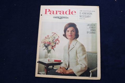 1964 NOVEMBER 22 PARADE MAGAZINE - JACQUELINE KENNEDY COVER - E 22413