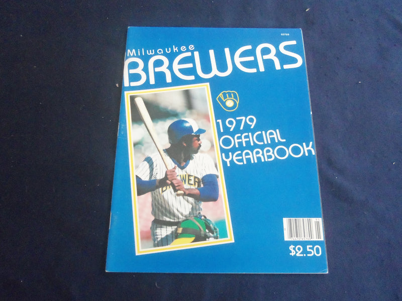 1979 MILWAUKEE BREWERS YEARBOOK - B 4179M