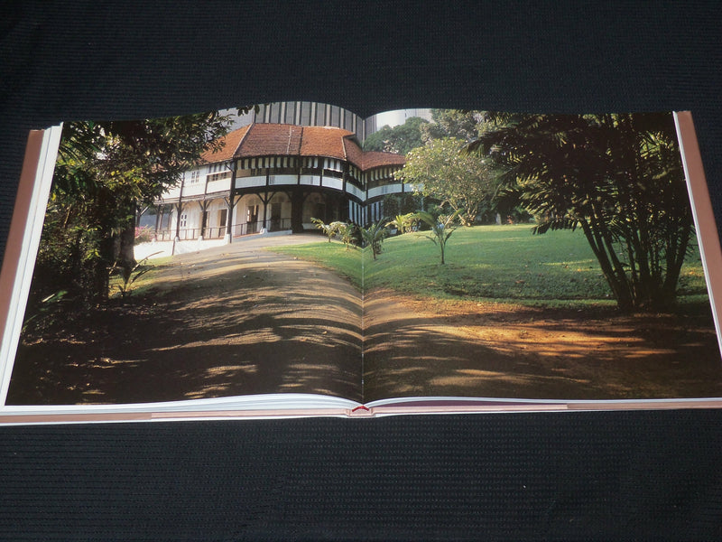 1994 LIVING LEGACY HARDCOVER BOOK - SINGAPORE'S ARCHITECTURAL HERITAGE - R 723W
