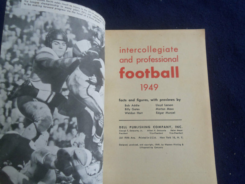 1949 INTERCOLLEGIATE AND PROFESSIONAL FOOTBALL BOOK- CH. JUSTICE COVER- SP 7492T