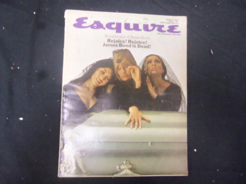1967 MARCH ESQUIRE MAGAZINE - JAMES BOND IS DEAD! - ST 2565