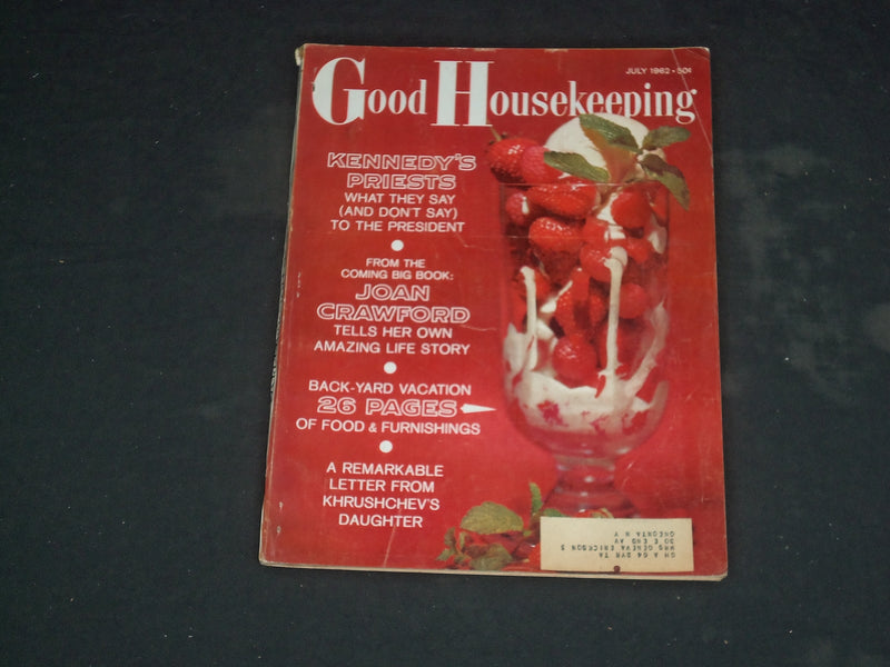 1962 JULY GOOD HOUSEKEEPING MAGAZINE - NICE COVER, ARTICLES & ADS - B 4024