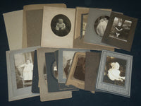 1900'S FAMILY PHOTOS LOT OF 17 - EARLY 20TH CENTURY - ASSORTED SIZES - J 5849