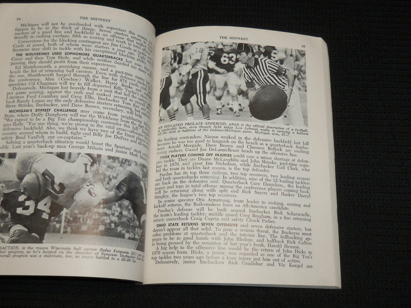 1968-1974 OFFICIAL COLLEGIATE FOOTBALL RECORD BOOK LOT OF 5 - SOFTCOVER- O 2908B