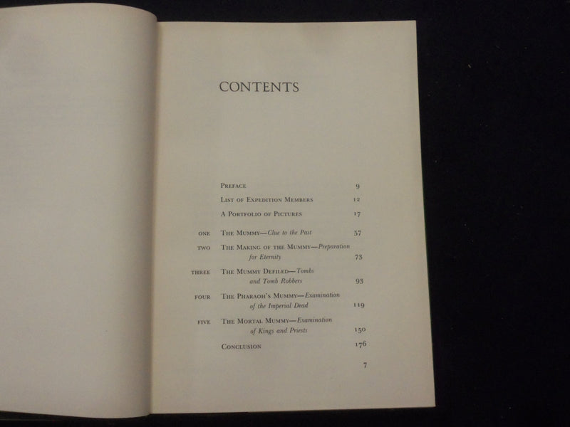 1973 X-RAYING THE PHARAOHS HARDCOVER BOOK BY JAMES HARRIS & KENT WEEKS - KD 8276