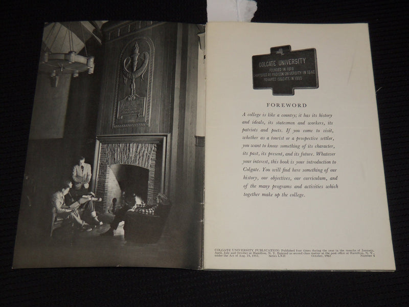 1962 COLGATE - A FIRST VIEW SOFTCOVER BOOK - COLGATE UNIVERSITY - J 9879