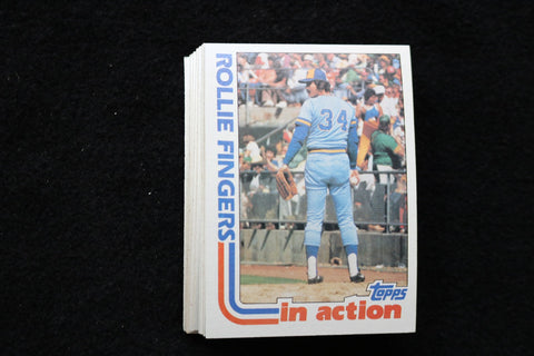 ROLLIE FINGERS IN ACTION 1982 TOPPS BASEBALL CARDS-#586 - NM-MT-LOT OF 27 - #130