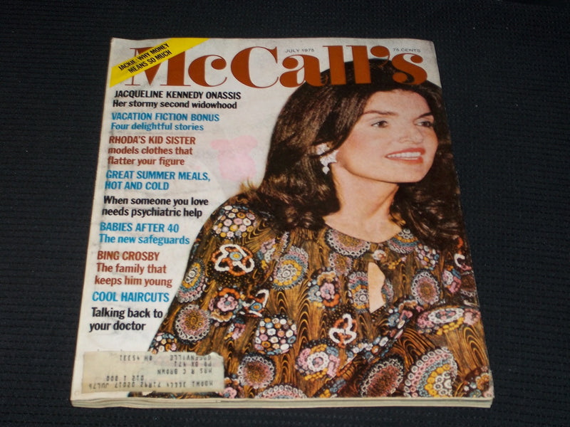 1975 JULY MCCALL'S MAGAZINE - JACQUELINE ONASSIS FRONT COVER - E 774