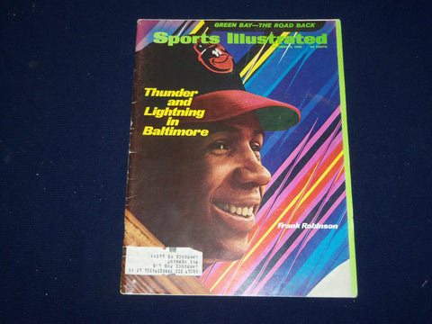 1969 OCTOBER 6 SPORTS ILLUSTRATED MAGAZINE - FRANK ROBINSON COVER - SP 9643